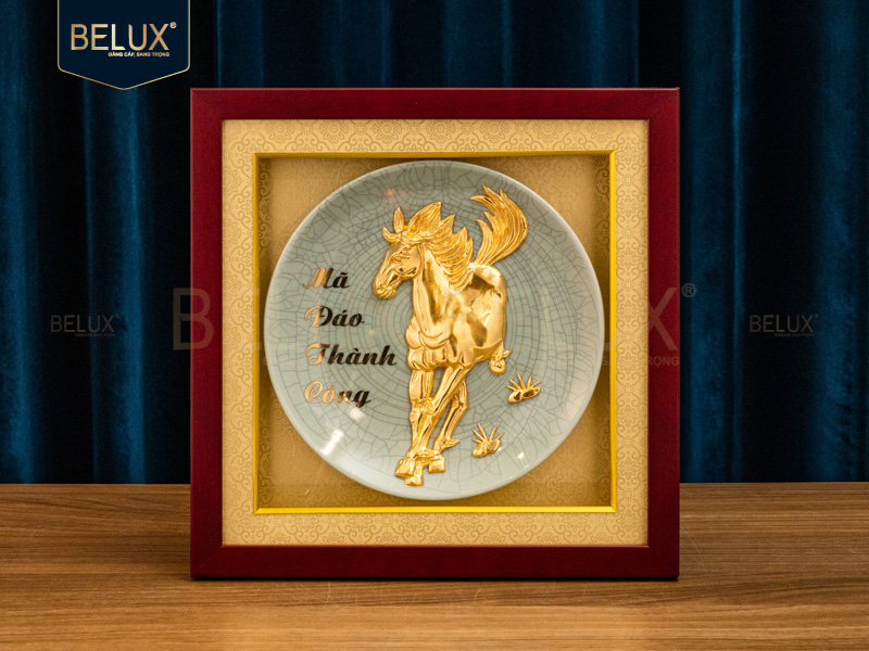 Tranh Mã Hưng Đại Phát dát vàng 24k 30x30cm